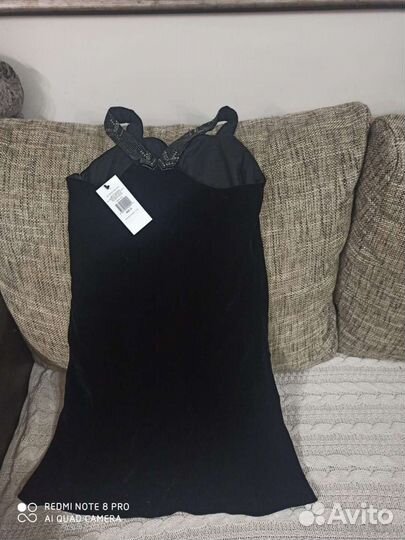 Черное бархатное платье