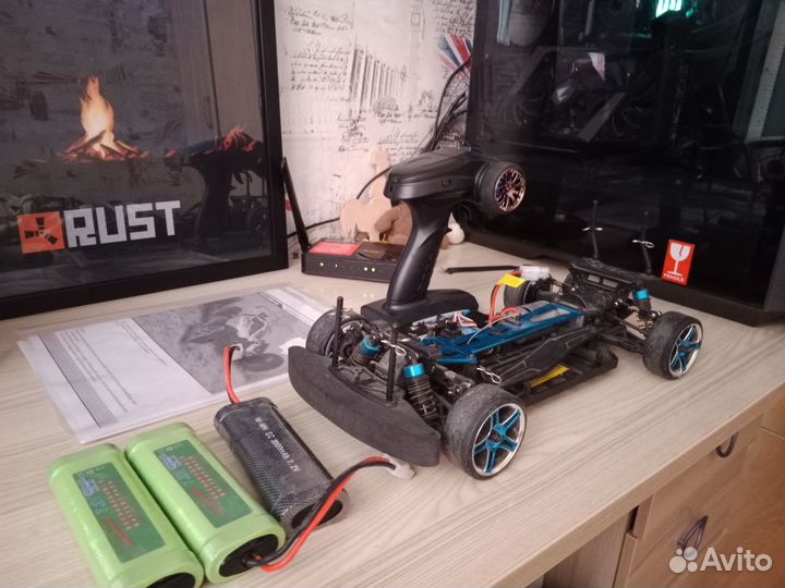 Машинка на пульте управления для дрифта. RC CAR