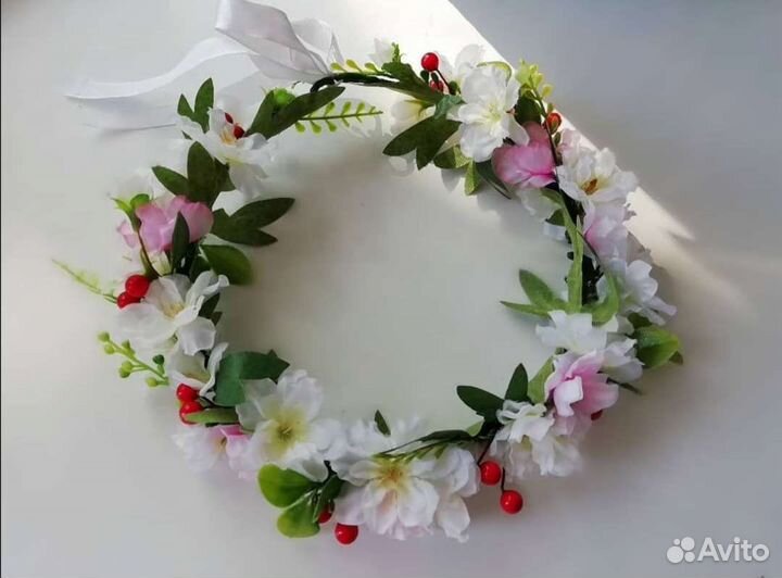 Венки на голову цветочные