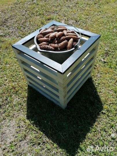 Клумба из дерева