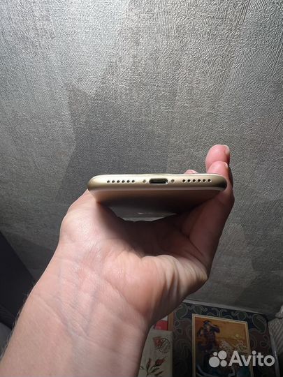 Телефон iPhone 7