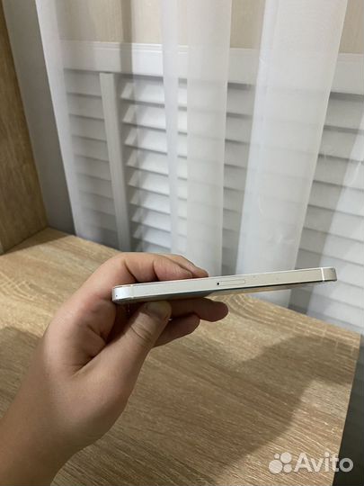 iPhone 5S, 16 ГБ