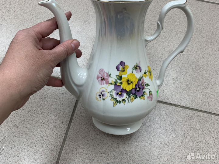 Кувшин чайник без крышки