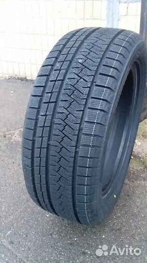 Royal Black Royal Winter 315/40 R21 и 275/45 R21