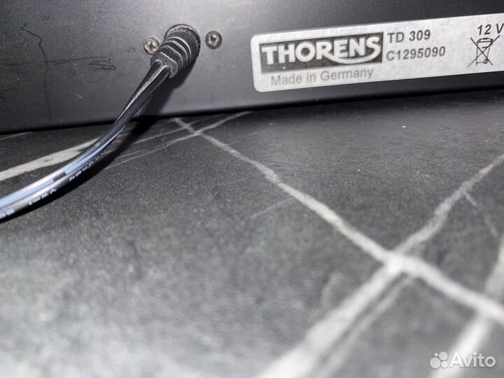 Проигрыватель винила Thorens TD 309 Red