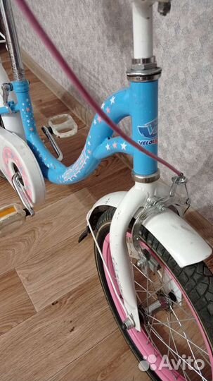 Детский велосипед (четырёхколесный)