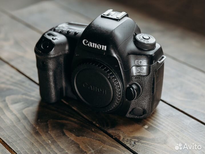 Canon EOS 5D Mark IV body