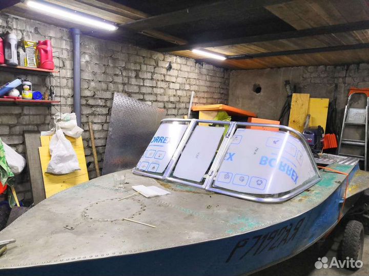 Лобовое (ветровое ) стекло на лодку Мкм