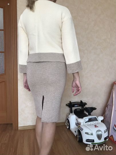 Костюм женский теплый вязаный