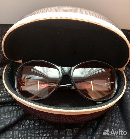 Солнцезащитные очки женские брендовые