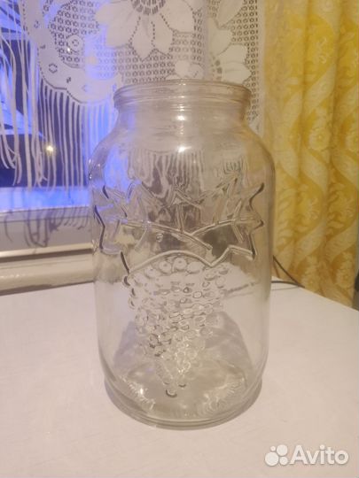 Банка с рисунком винограда