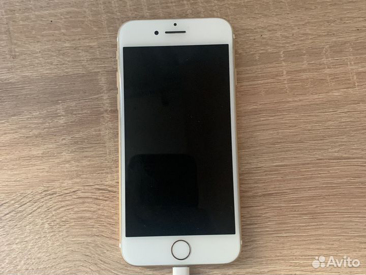 Телефон iPhone 7