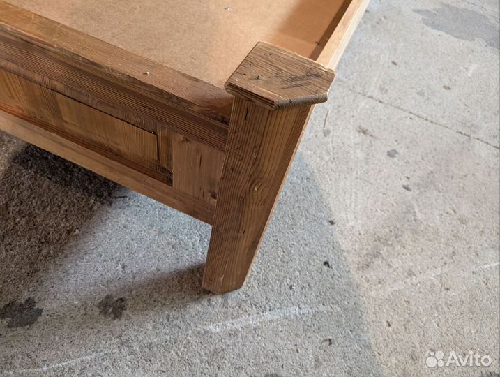 Кровать двухспальная с матрасом