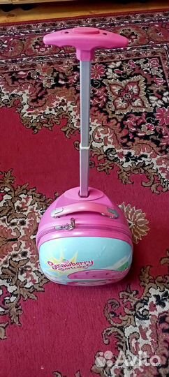 Детский чемодан на колесиках