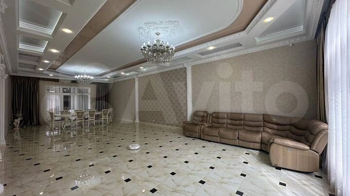 Дом 750 м² на участке 11,5 сот.