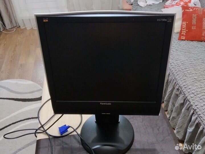 Монитор Viewsonic VG 730M-3