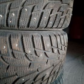 Hankook Winter I'Pike 215/55 R16