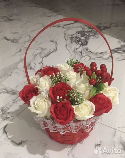 Корзинка с мыльными розами