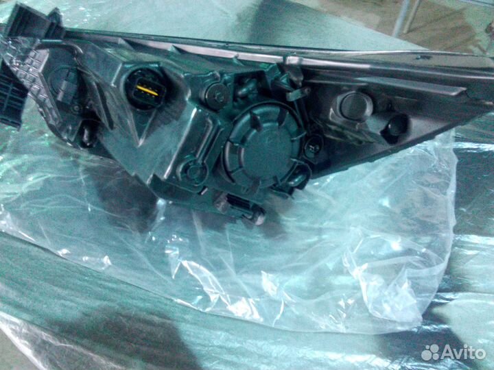 Фара на хендай солярис 10-14 г.в