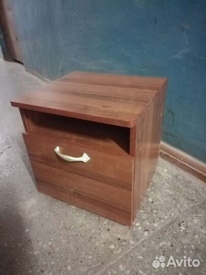 Тумба прикроватная