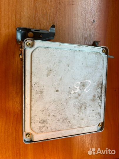 Блок управления двигателем Toyota Echo 1.5 2003