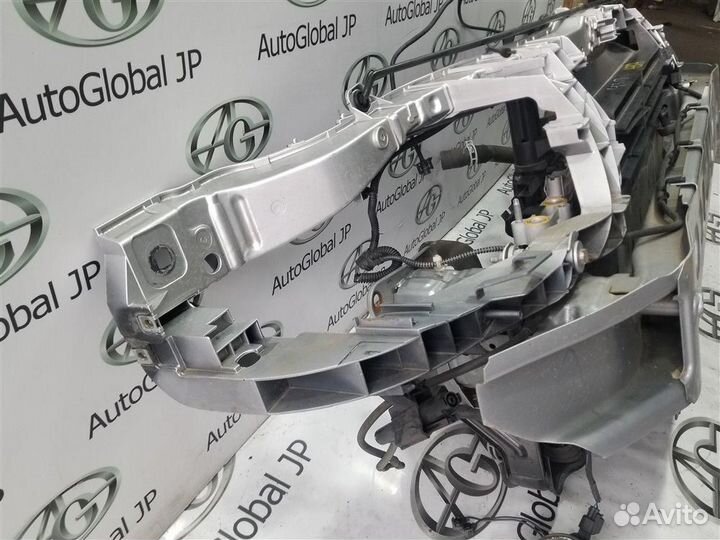 Панель передняя/телевизор (в сборе) Ford Focus/Focus RS/Focus ST