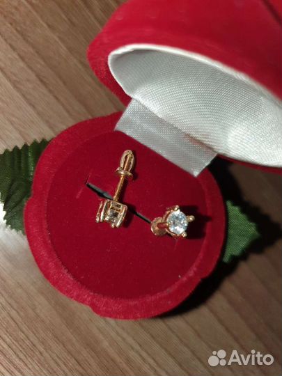 Золотые серьги