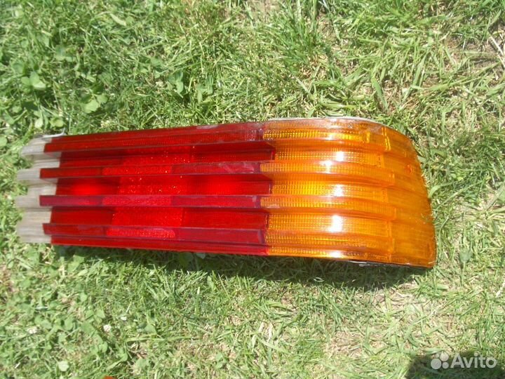 Фонарь задний правый Мерседес W -116