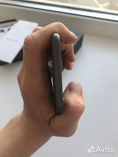 Телефон iPhone 8 64 gb