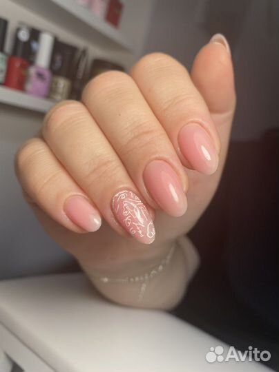 Маникюр и педикюр