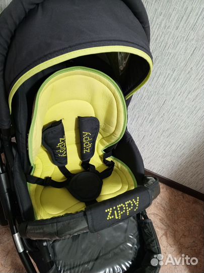 Коляска Zippy Tutis 2 в 1