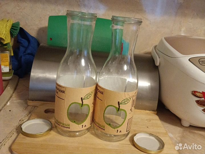 2 бутылки с широким горлом и крышками