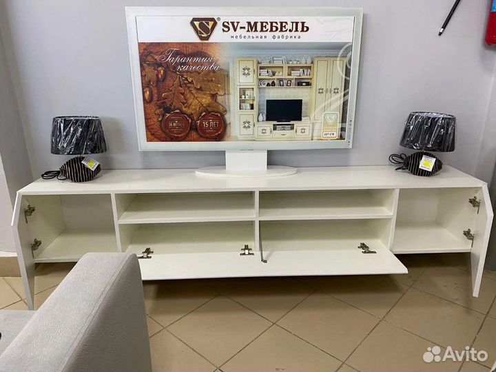 Тумба под тв белая матовая