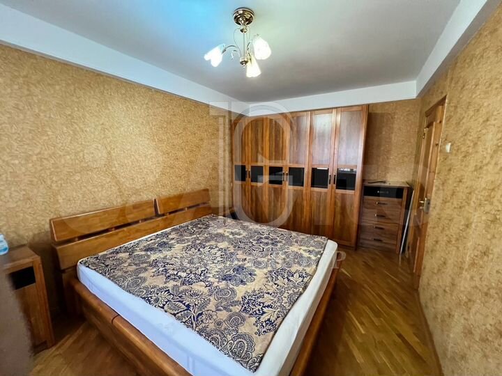 4-к. квартира, 100 м², 3/5 эт.