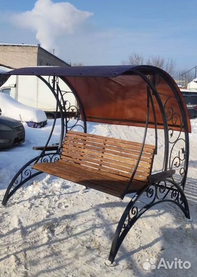 Качель красивая с вензелями