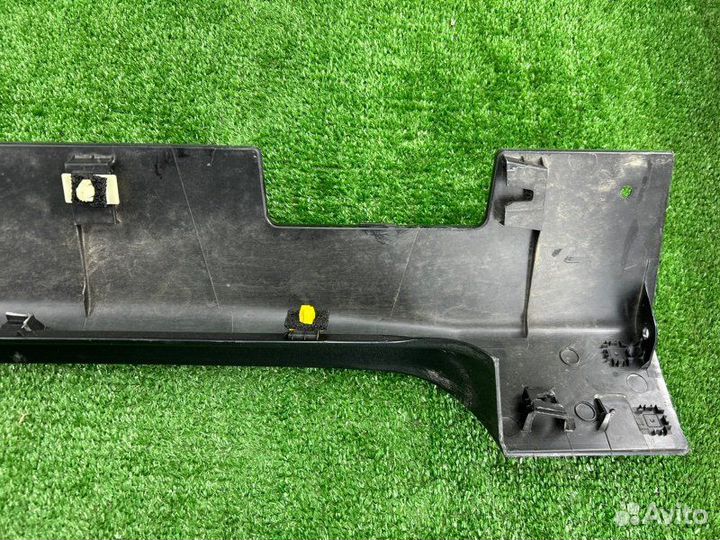 Накладка на порог наружная правая Kia Carnival KA4