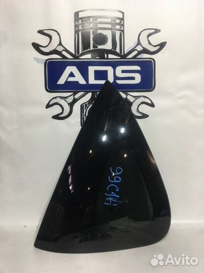 Стекло глухое заднее правое Ssangyong Rexton 1