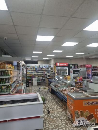 Продавец в продуктовый магазин