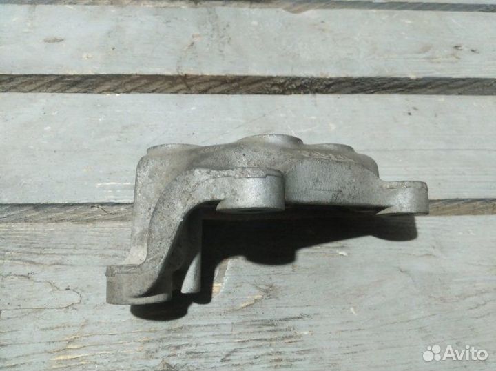 Кронштейн опоры двигателя Chevrolet Cobalt седан