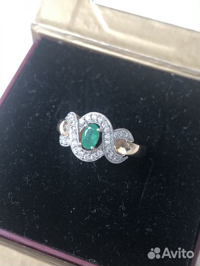 Золотое кольцо с изумрудом и бриллиантами 585 РФ