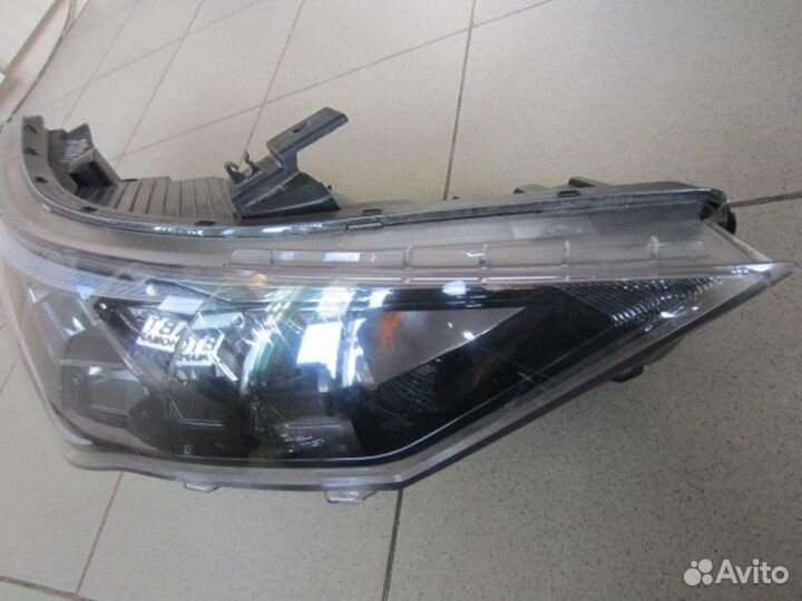 Фара правая Hyundai Solaris