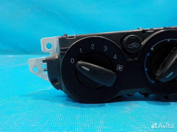 Блок управления печкой Ford Focus 2 2005-2011
