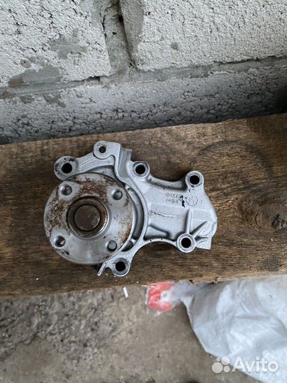 Помпа насос водяной lancer 9 4g18