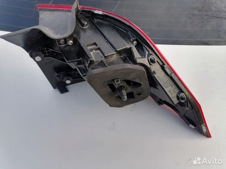 Фонарь наружный левый Volkswagen Tiguan 2