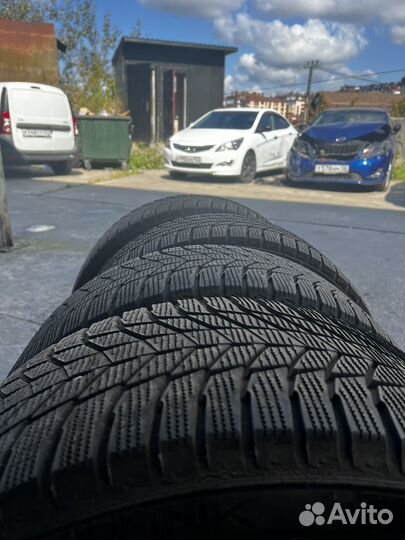 Triangle Snowlink TWT02 235/45 R18