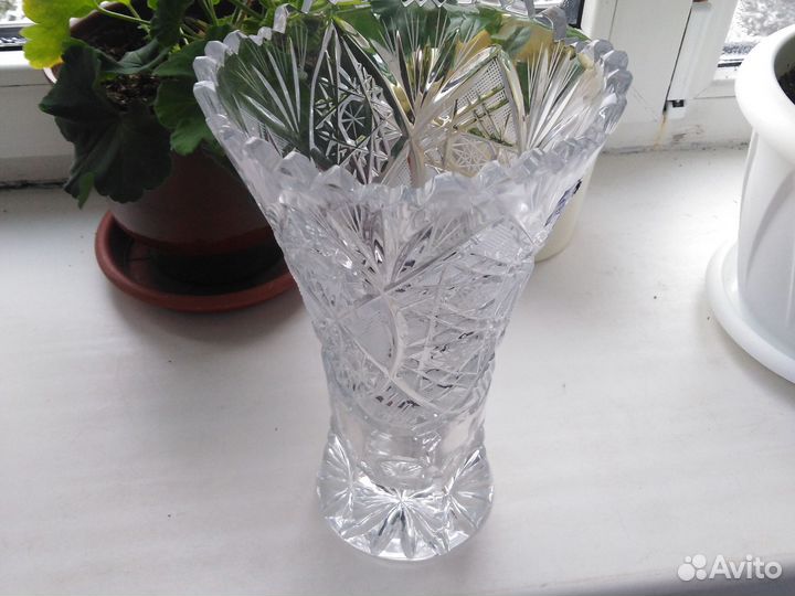 Ваза хрустальная