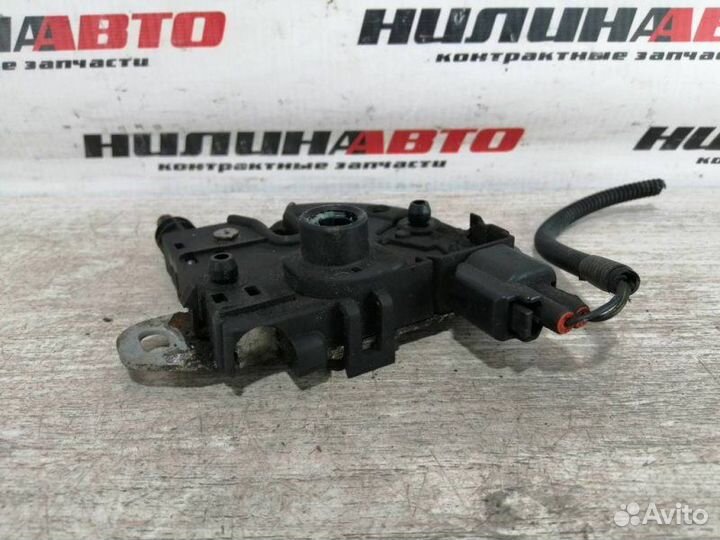 Замок капота Ford Focus 2 1.8 2009