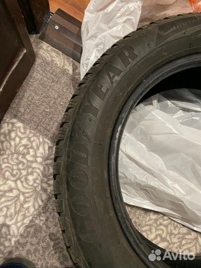 Goodyear UltraGrip 8 175/65 R15