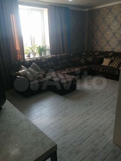 Комната 35 м² в 4-к., 1/2 эт.