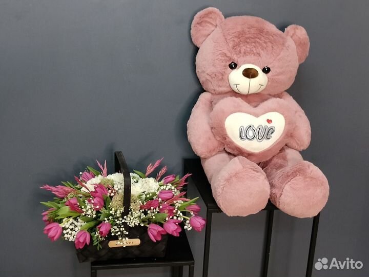 Тюльпаны в корзине